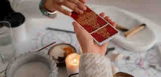  Trusted Clairvoyant Dorset | Elaine Astin