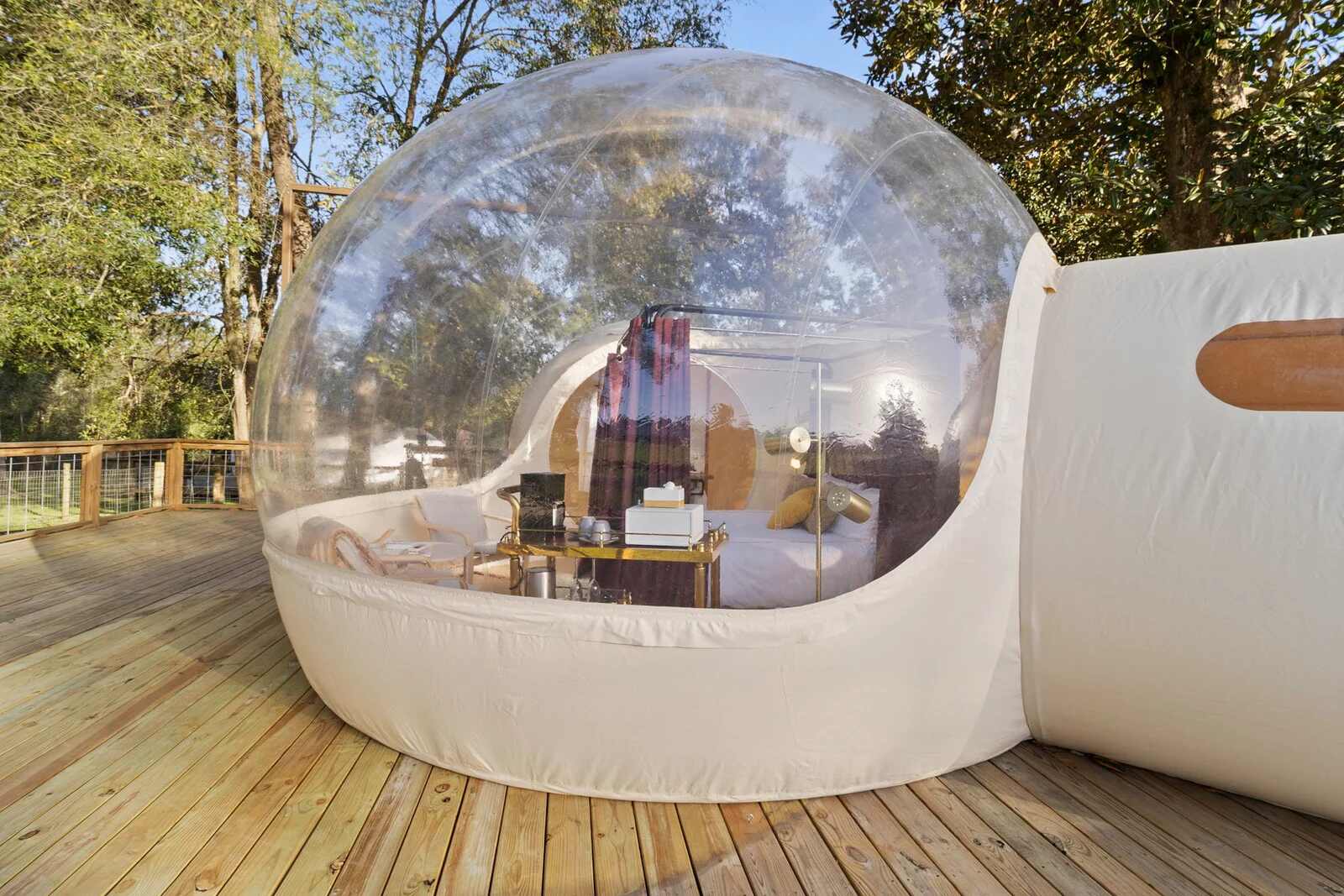  Clear Sky Dome for an Immersive Outdoor Experience