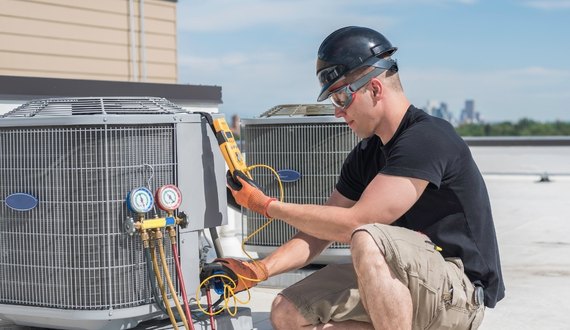  What services does a commercial HVAC contractor in Calgary provide?