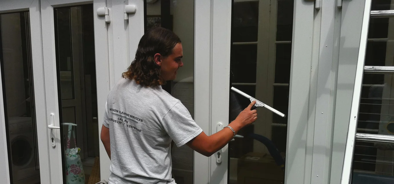  Professional Commercial Window Cleaning Services
