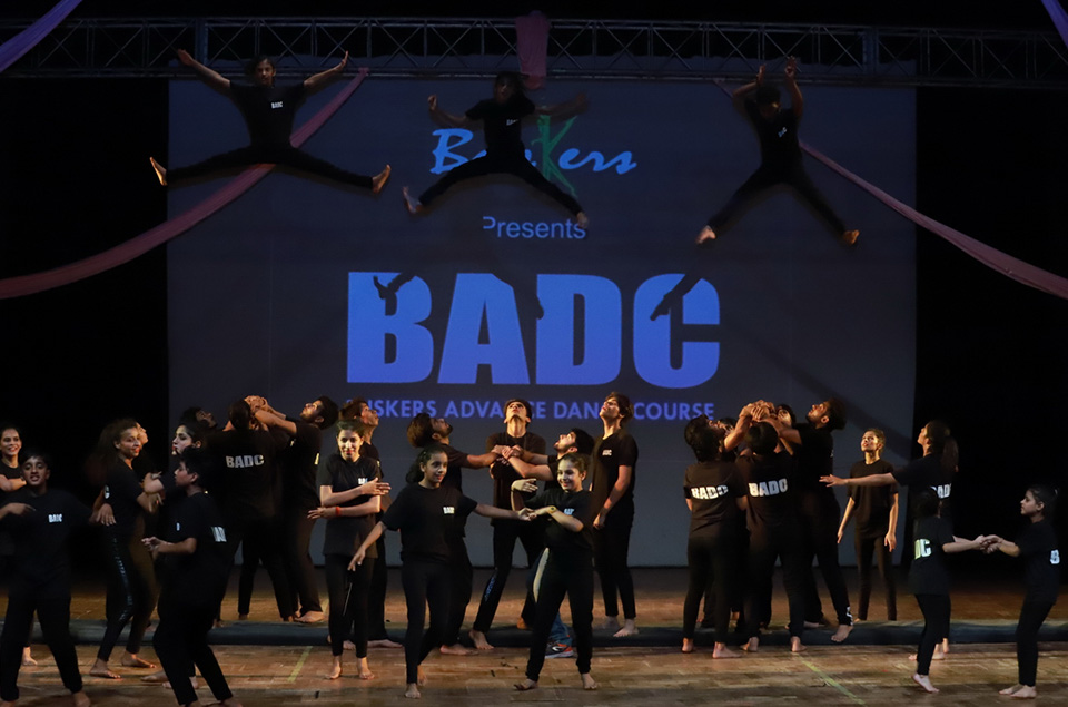  Buskers Dance Institute – Bollywood Dance Academy In Malviya Nagar