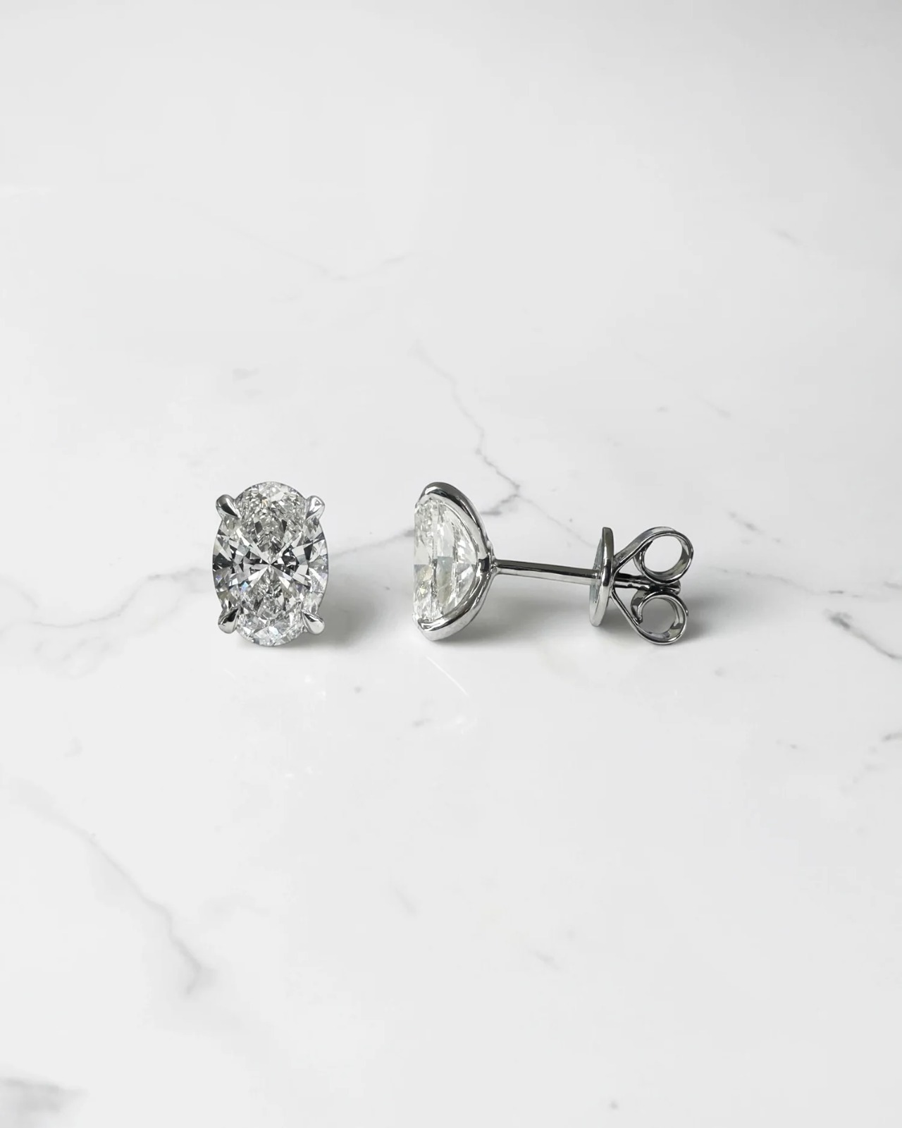  Premium Oval Diamond Stud Earrings: Refined Modern Luxury