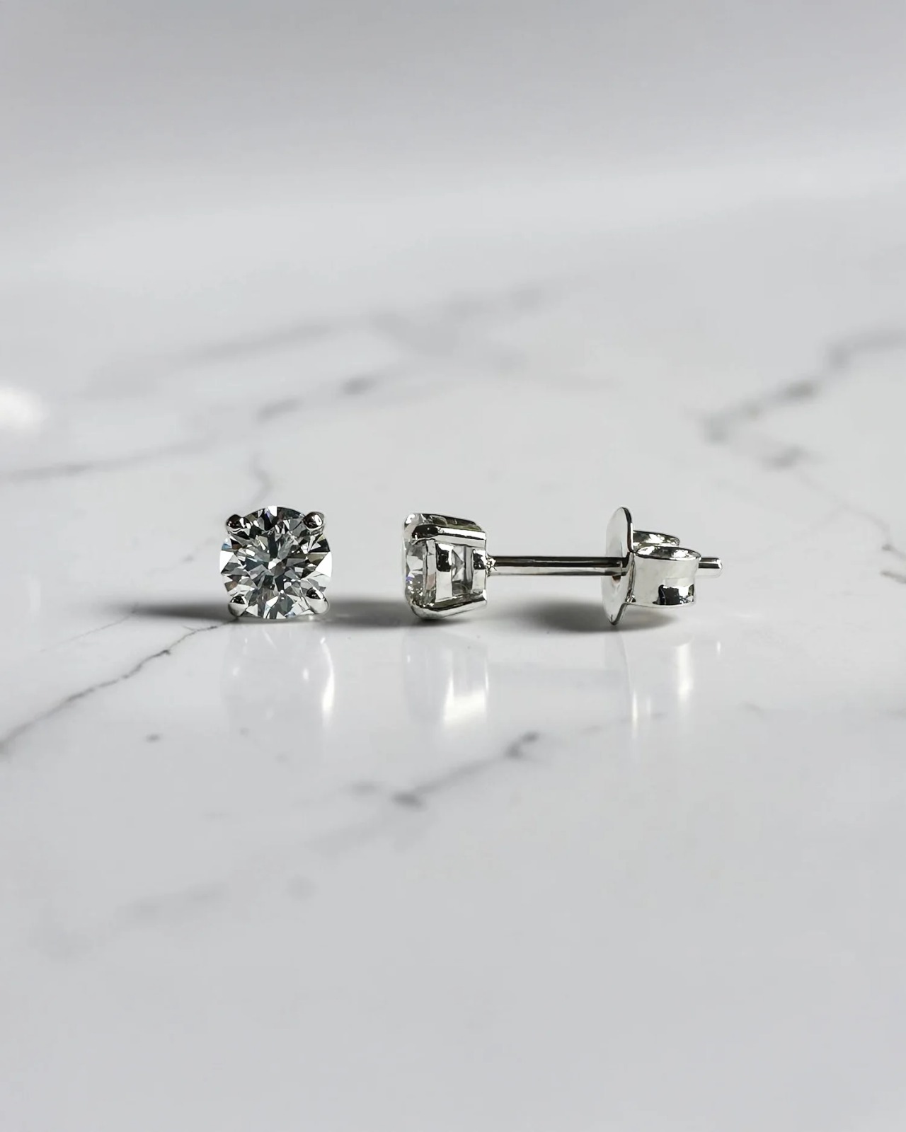  Elegant Lab Grown Diamond Stud Earrings with Brilliant Sparkle