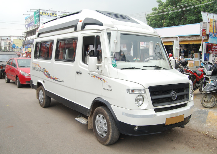  Maharaja Tempo Traveller Rental in Jaipur for Groups