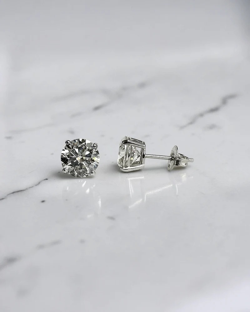  Lab Diamond Earrings with Timeless Beauty and Brilliance