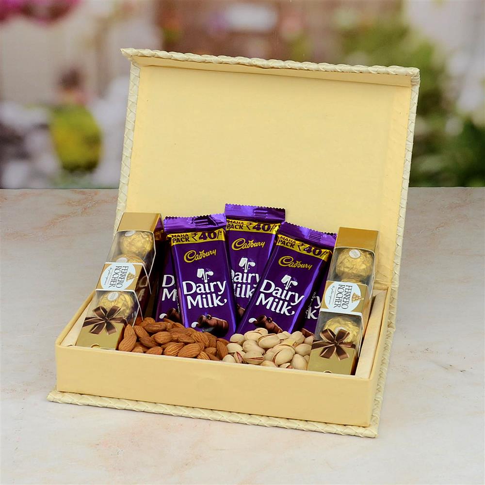  Buy Karwa Chauth Dairy Milk Chocolate Gifts Online in Pune from OyeGifts
