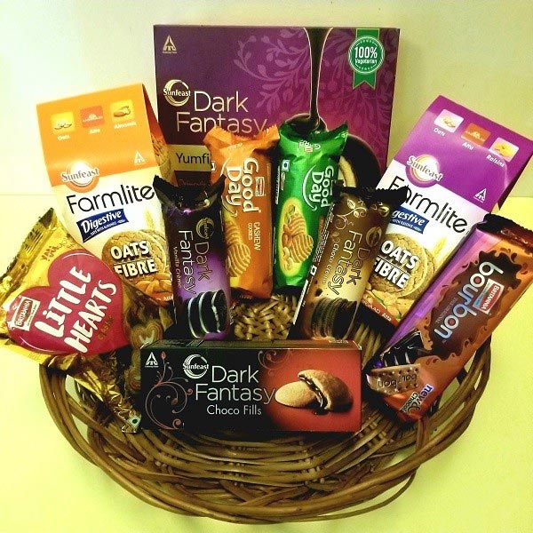  Send Thoughtful Gourmet Gift Baskets Across India with OyeGifts