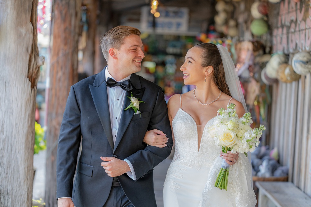  How Do Key West Wedding Photographers Capture the Beauty of Your Special Day?
