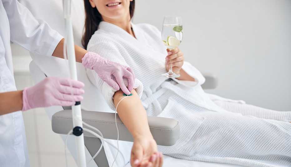  Why Is IV Drip in Dubai Becoming Popular for Wellness Support?