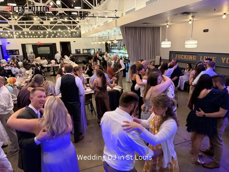  Wedding DJ in St Louis for Your Special Day