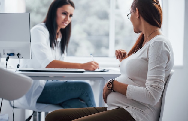  Surrogate Mother Compensation in the USA – Pay & Benefits