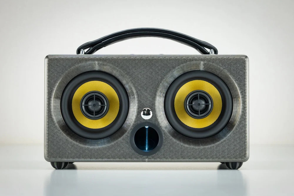  Luxury Bluetooth Speaker With Distinctive Amber Design