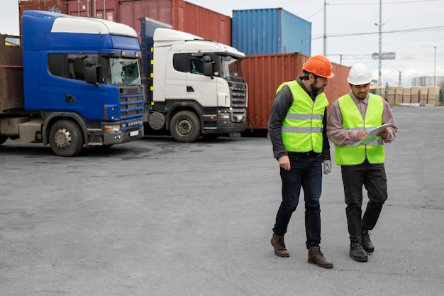  Reliable Full Truckload Transport Service for Business Shipping