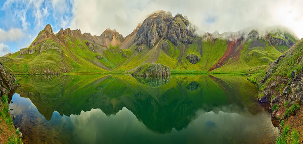  How to Choose Mountain Wall Art: Size, Material, Price