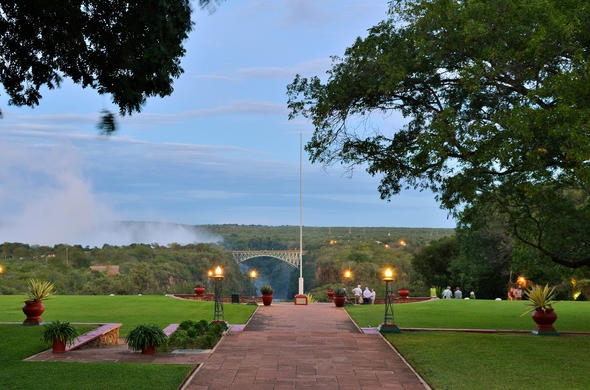  Explore Zimbabwe’s National Parks – Reserve Your Safari Today