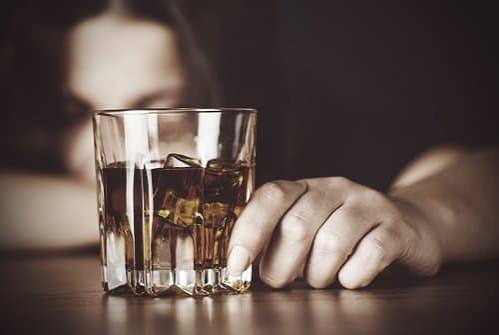  Alcohol Addiction: Signs, Risks, and Treatment Options
